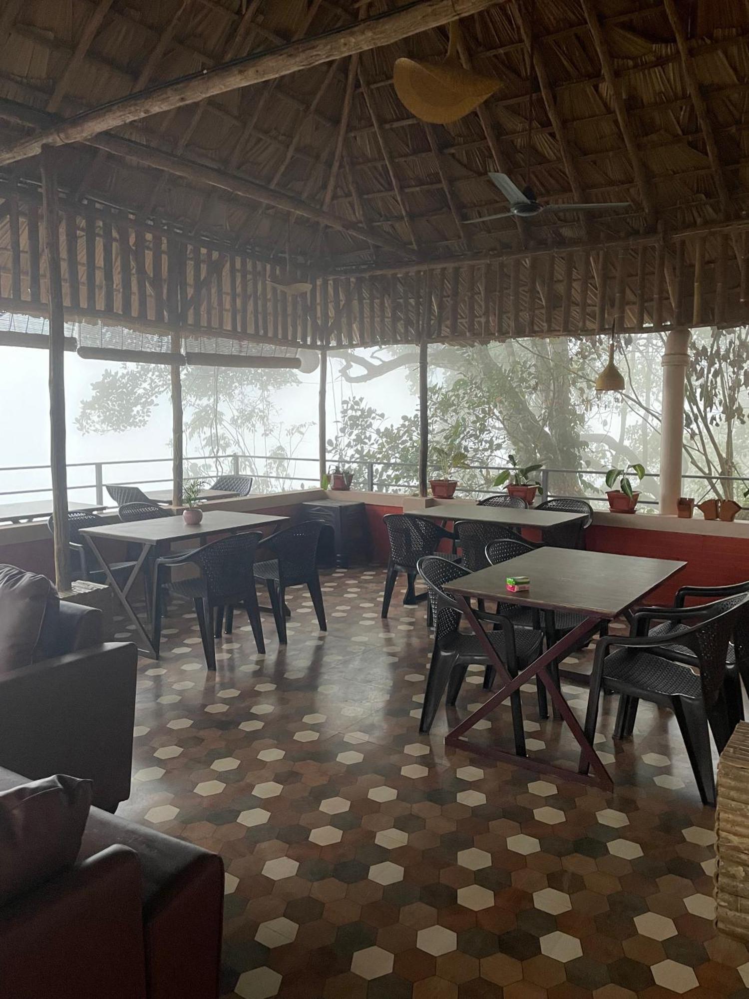 Sunset Valley Kerala Pool Resort - Serene Natural Forest Cottage Stay In Idukki With Sunrise & Sunset Panoramas, Natural Streams & Tranquil Summer Evenings Pīrmed Eksteriør bilde