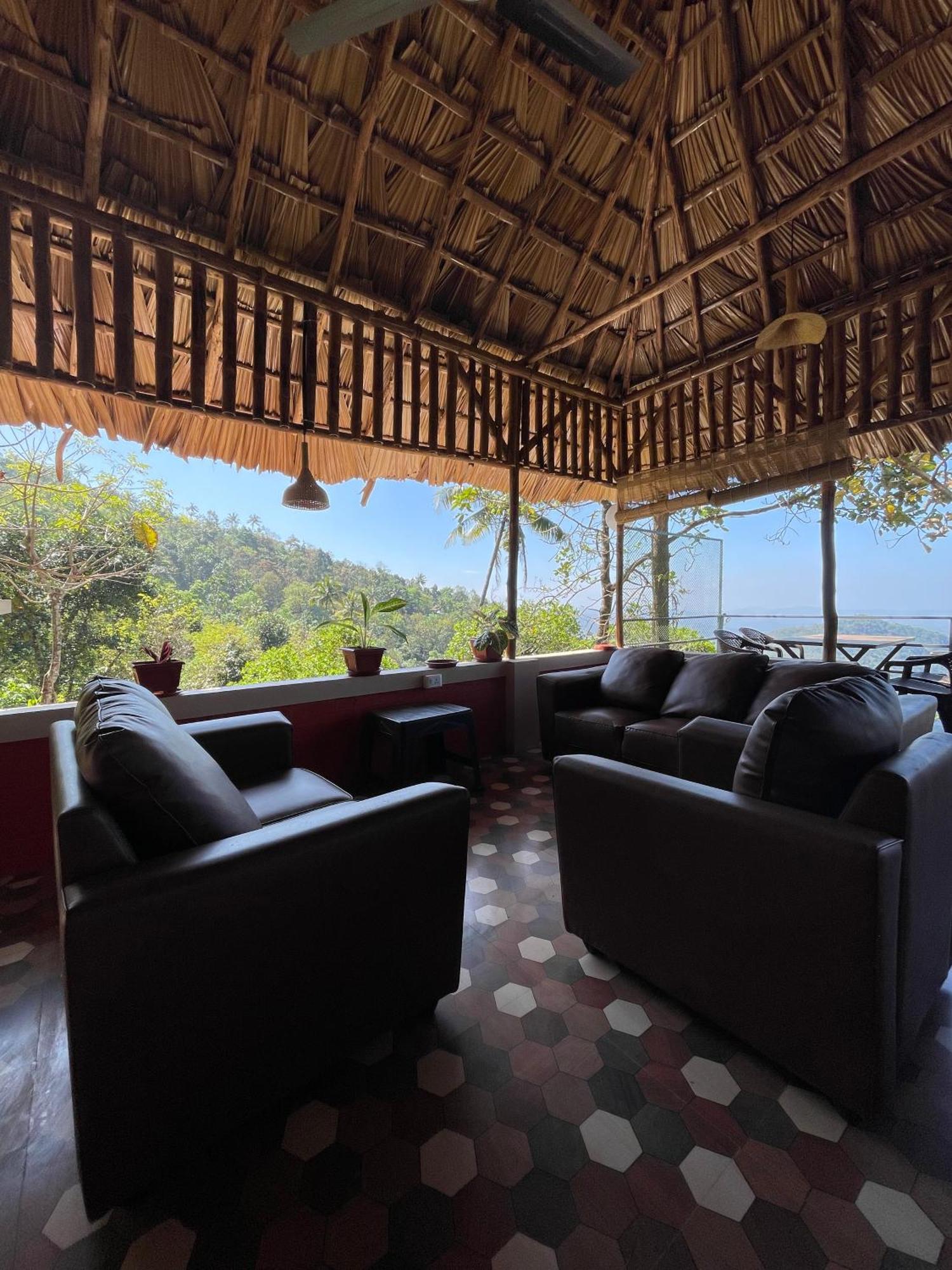 Sunset Valley Kerala Pool Resort - Serene Natural Forest Cottage Stay In Idukki With Sunrise & Sunset Panoramas, Natural Streams & Tranquil Summer Evenings Pīrmed Eksteriør bilde