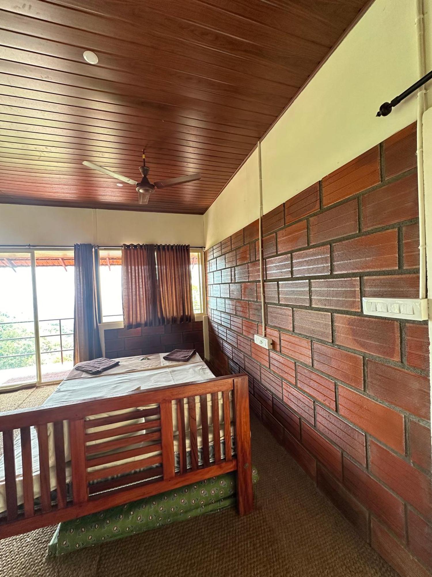 Sunset Valley Kerala Pool Resort - Serene Natural Forest Cottage Stay In Idukki With Sunrise & Sunset Panoramas, Natural Streams & Tranquil Summer Evenings Pīrmed Eksteriør bilde