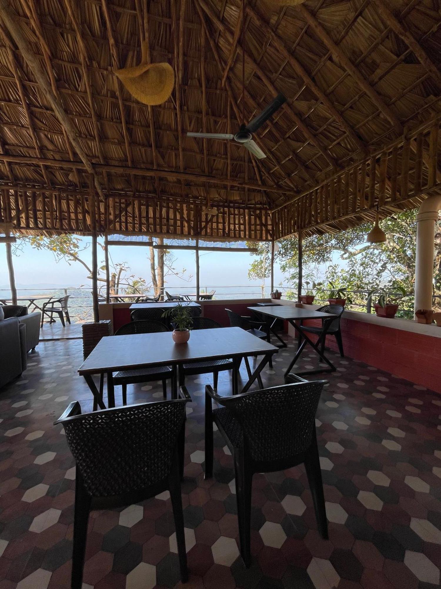 Sunset Valley Kerala Pool Resort - Serene Natural Forest Cottage Stay In Idukki With Sunrise & Sunset Panoramas, Natural Streams & Tranquil Summer Evenings Pīrmed Eksteriør bilde