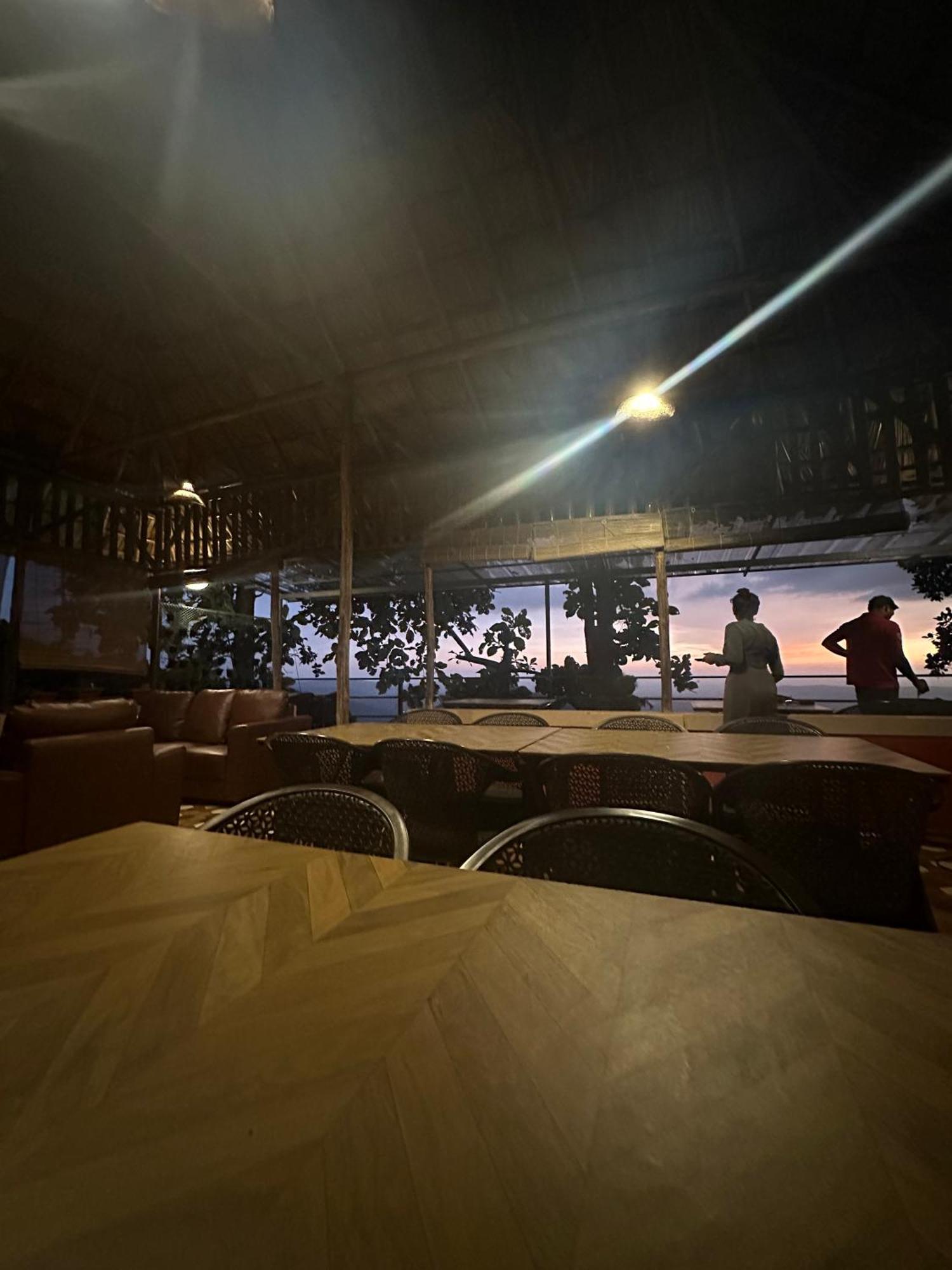 Sunset Valley Kerala Pool Resort - Serene Natural Forest Cottage Stay In Idukki With Sunrise & Sunset Panoramas, Natural Streams & Tranquil Summer Evenings Pīrmed Eksteriør bilde