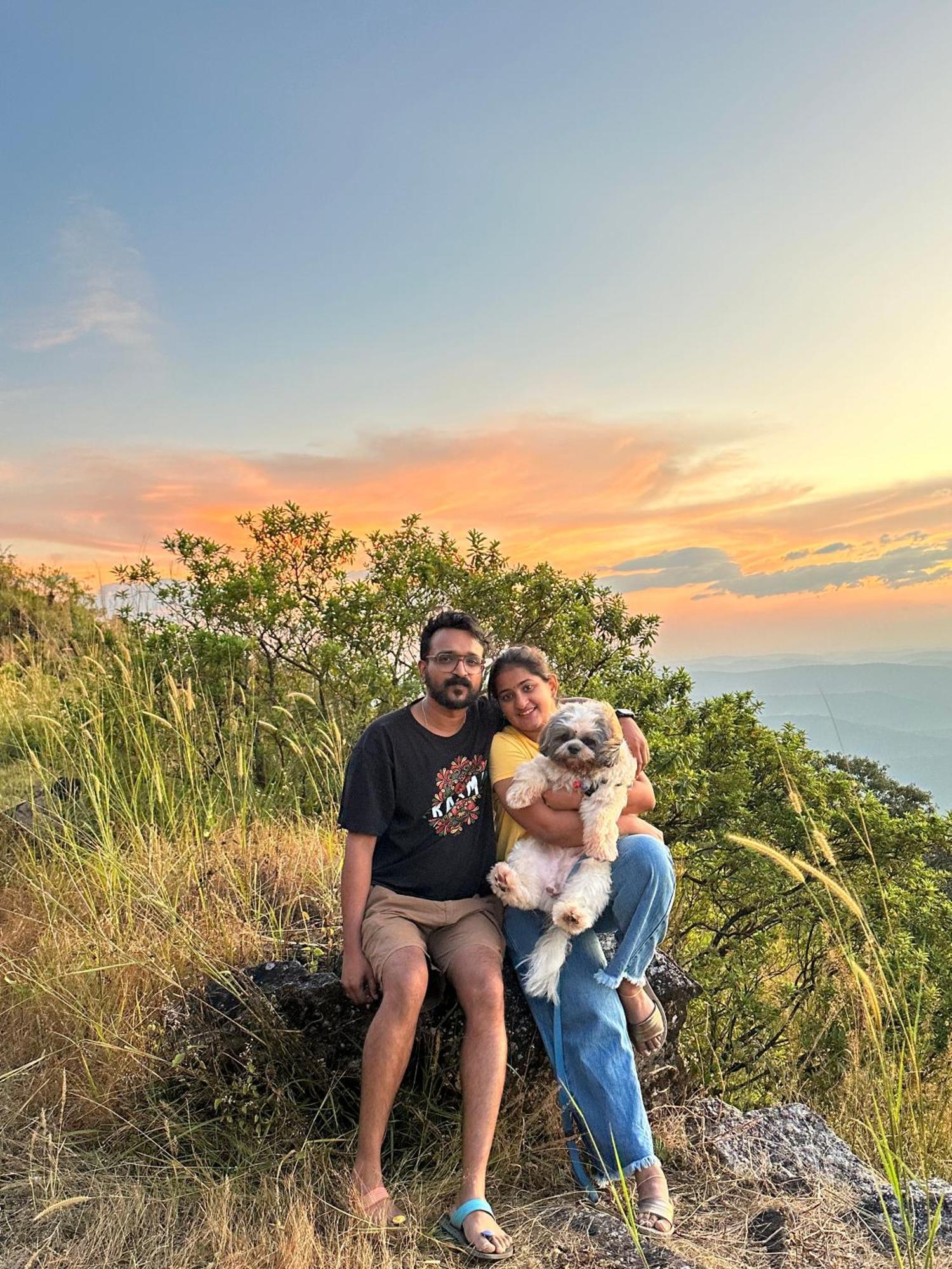 Sunset Valley Kerala Pool Resort - Serene Natural Forest Cottage Stay In Idukki With Sunrise & Sunset Panoramas, Natural Streams & Tranquil Summer Evenings Pīrmed Eksteriør bilde