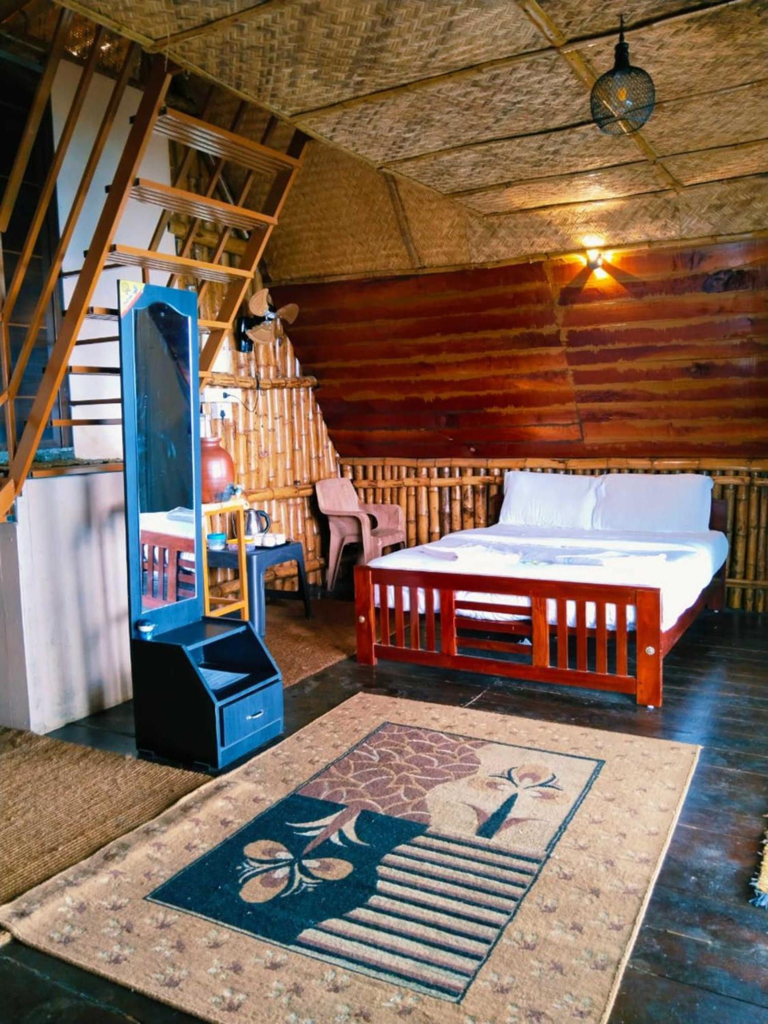 Sunset Valley Kerala Pool Resort - Serene Natural Forest Cottage Stay In Idukki With Sunrise & Sunset Panoramas, Natural Streams & Tranquil Summer Evenings Pīrmed Eksteriør bilde