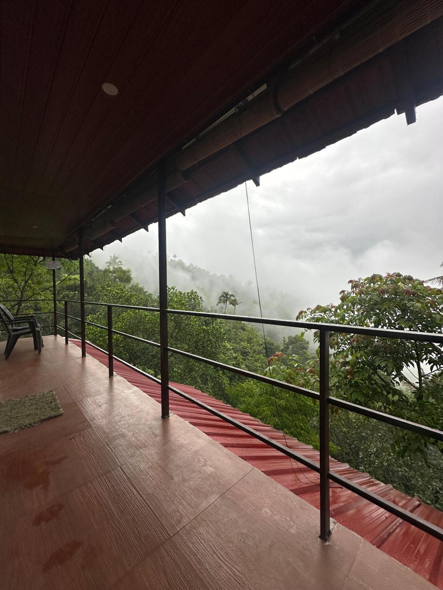 Sunset Valley Kerala Pool Resort - Serene Natural Forest Cottage Stay In Idukki With Sunrise & Sunset Panoramas, Natural Streams & Tranquil Summer Evenings Pīrmed Eksteriør bilde