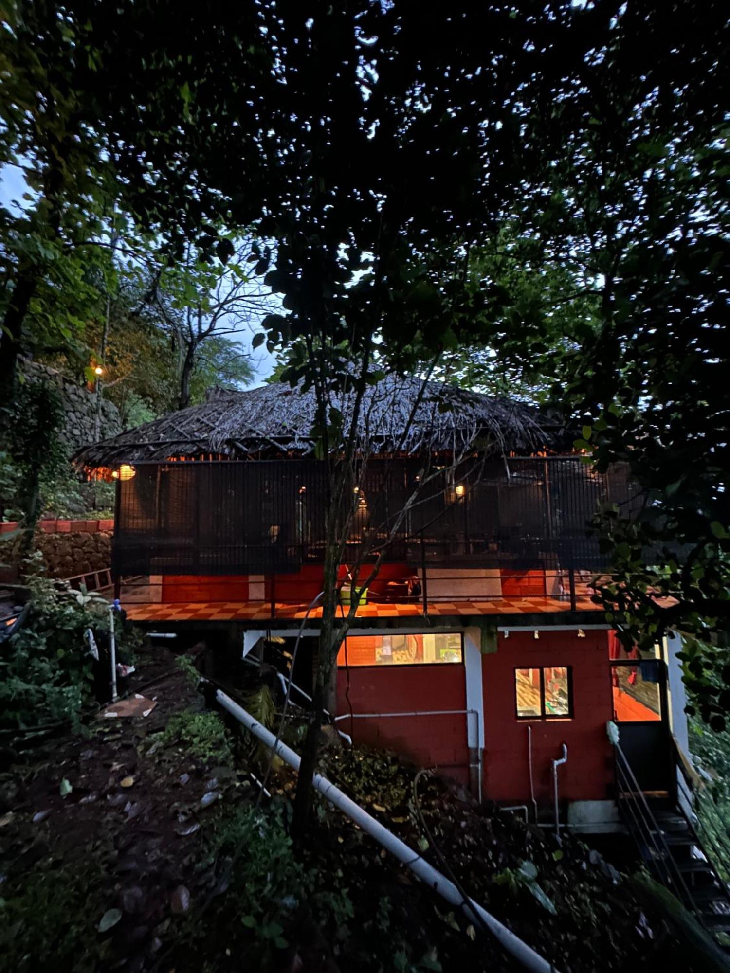 Sunset Valley Kerala Pool Resort - Serene Natural Forest Cottage Stay In Idukki With Sunrise & Sunset Panoramas, Natural Streams & Tranquil Summer Evenings Pīrmed Eksteriør bilde