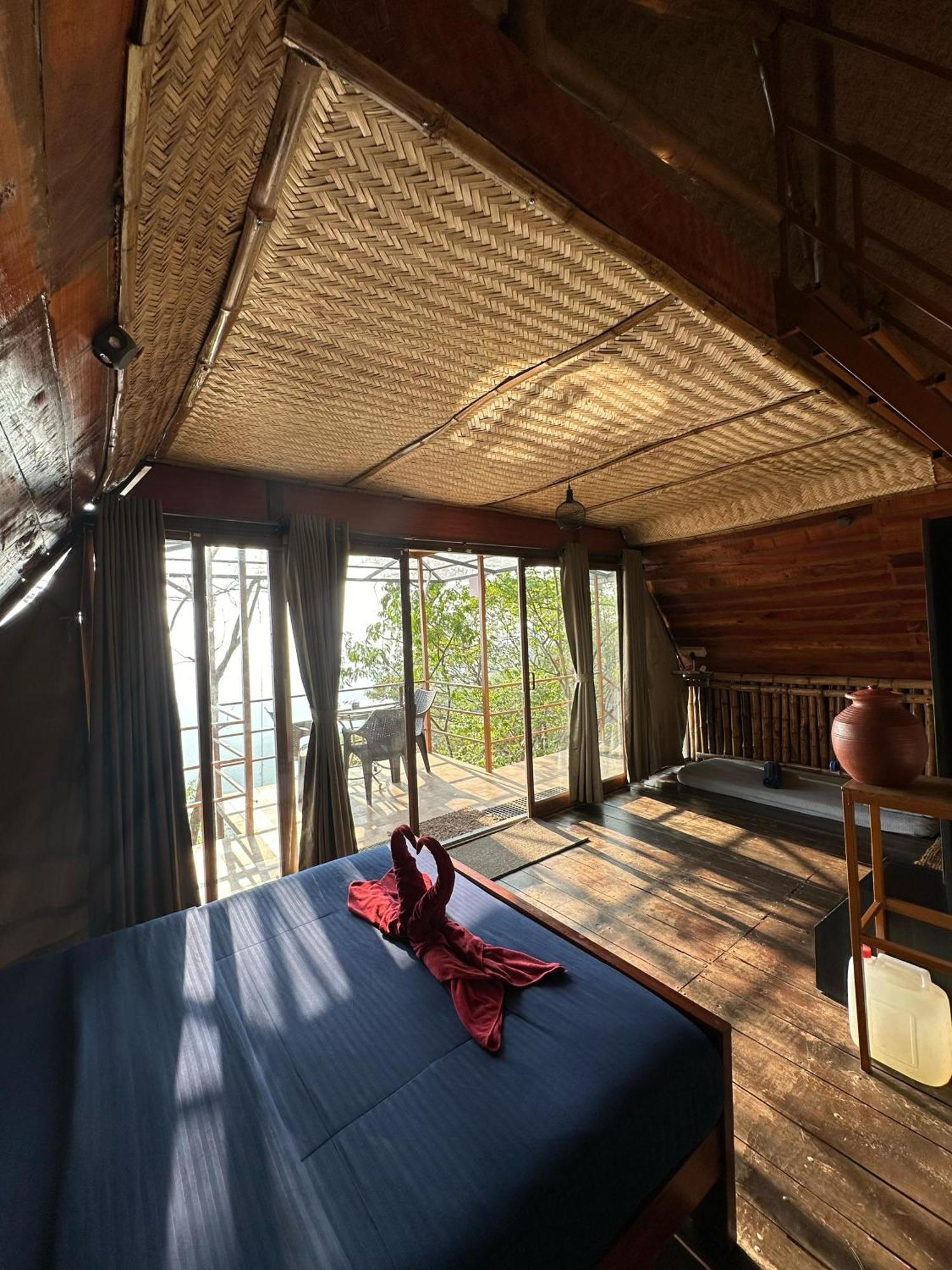 Sunset Valley Kerala Pool Resort - Serene Natural Forest Cottage Stay In Idukki With Sunrise & Sunset Panoramas, Natural Streams & Tranquil Summer Evenings Pīrmed Eksteriør bilde