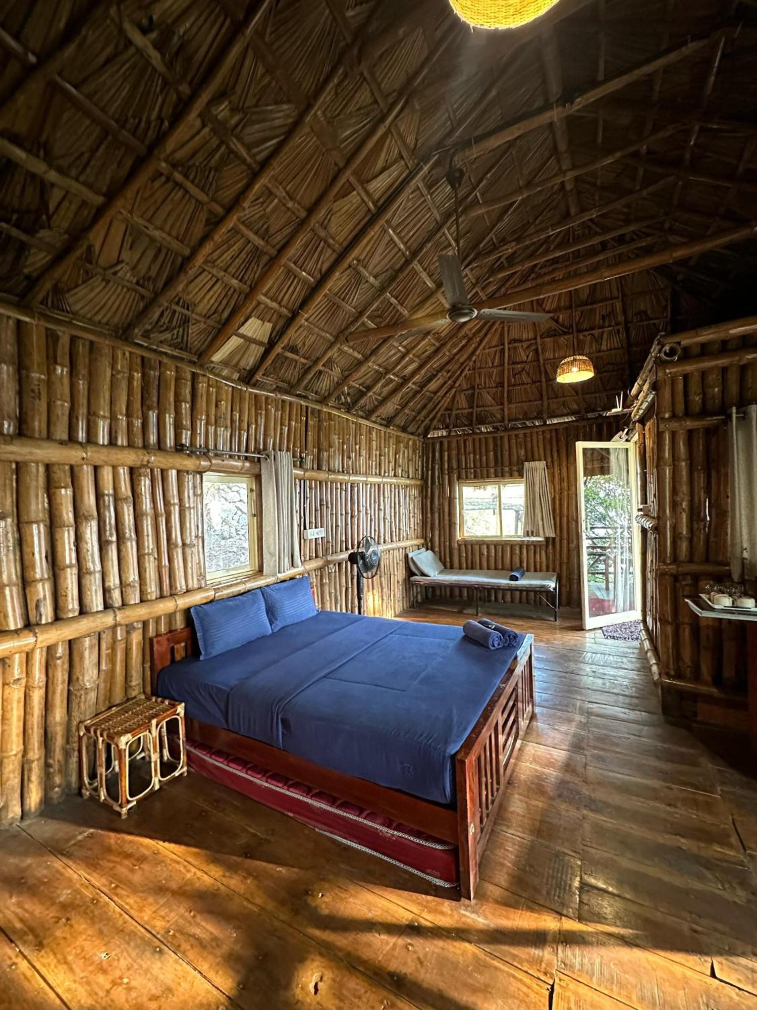 Sunset Valley Kerala Pool Resort - Serene Natural Forest Cottage Stay In Idukki With Sunrise & Sunset Panoramas, Natural Streams & Tranquil Summer Evenings Pīrmed Eksteriør bilde