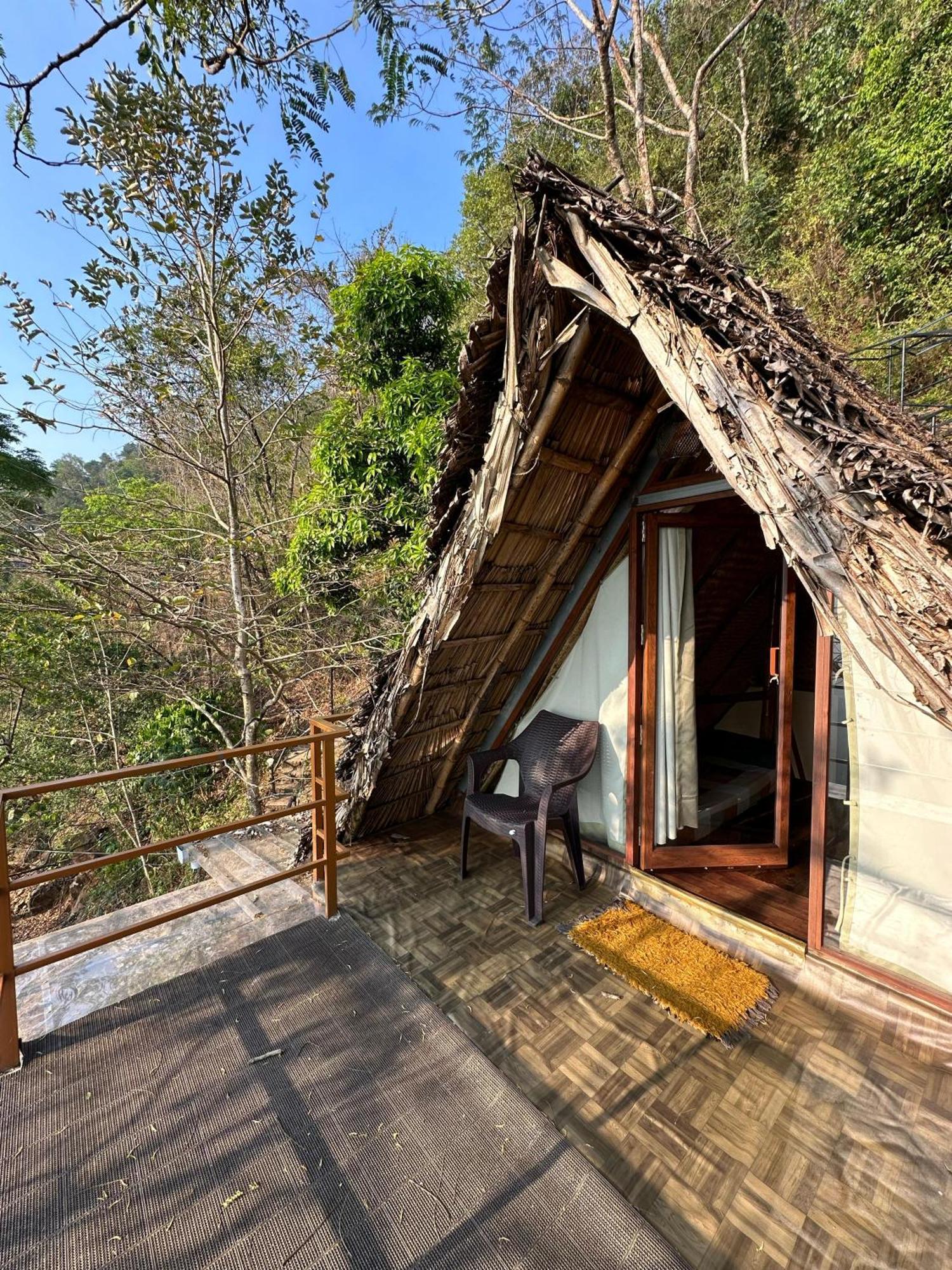 Sunset Valley Kerala Pool Resort - Serene Natural Forest Cottage Stay In Idukki With Sunrise & Sunset Panoramas, Natural Streams & Tranquil Summer Evenings Pīrmed Eksteriør bilde