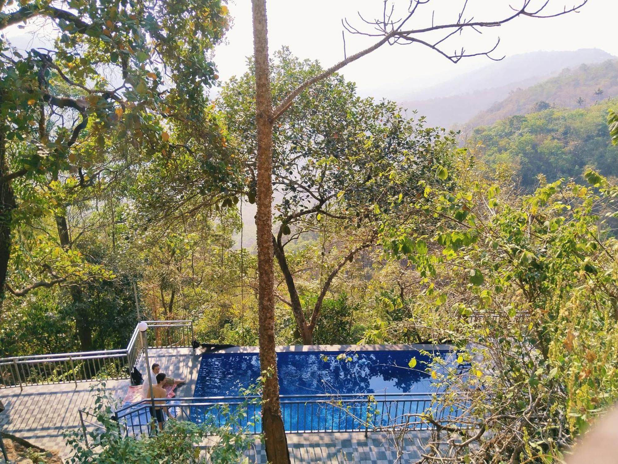 Sunset Valley Kerala Pool Resort - Serene Natural Forest Cottage Stay In Idukki With Sunrise & Sunset Panoramas, Natural Streams & Tranquil Summer Evenings Pīrmed Eksteriør bilde