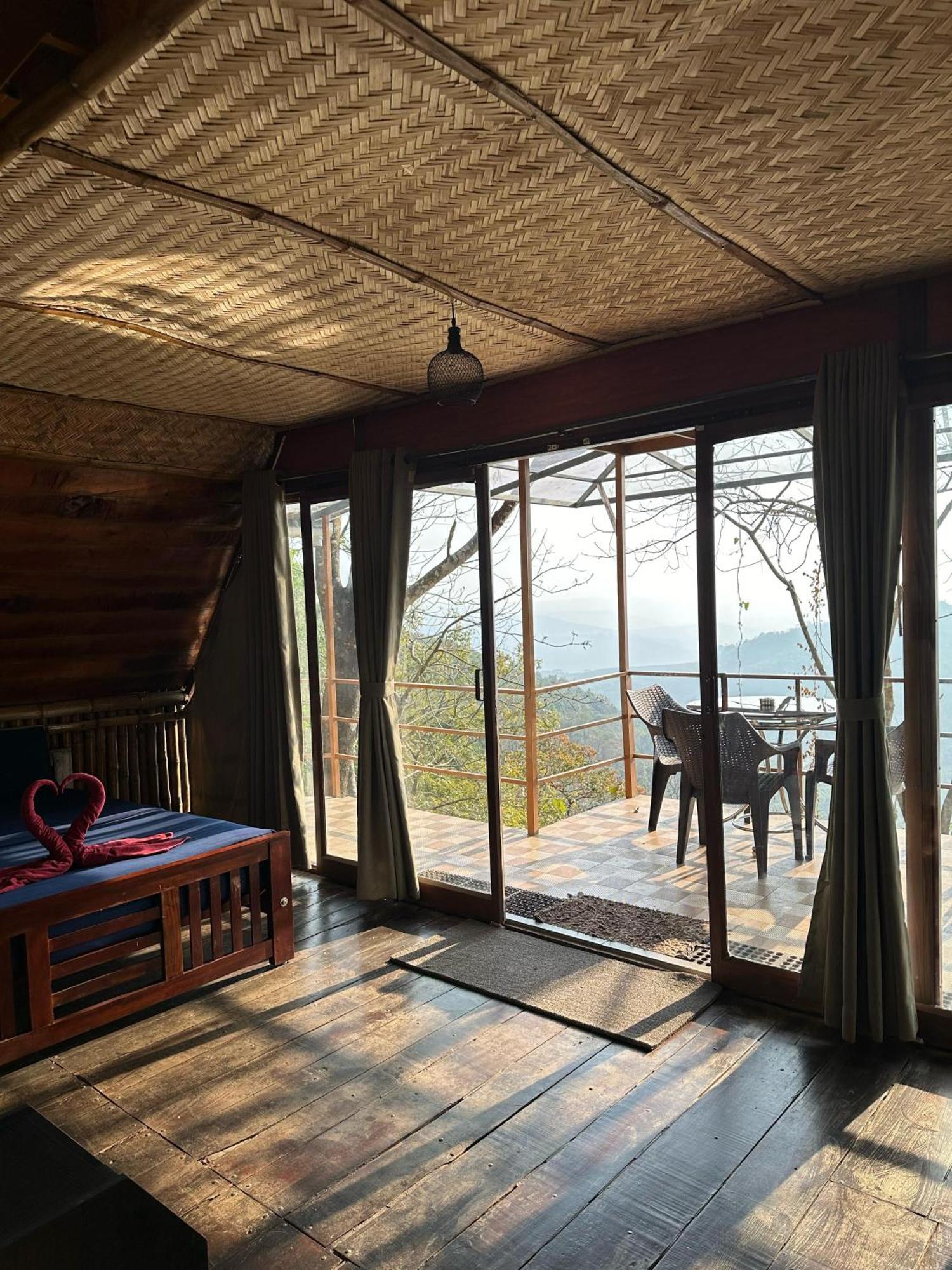 Sunset Valley Kerala Pool Resort - Serene Natural Forest Cottage Stay In Idukki With Sunrise & Sunset Panoramas, Natural Streams & Tranquil Summer Evenings Pīrmed Eksteriør bilde
