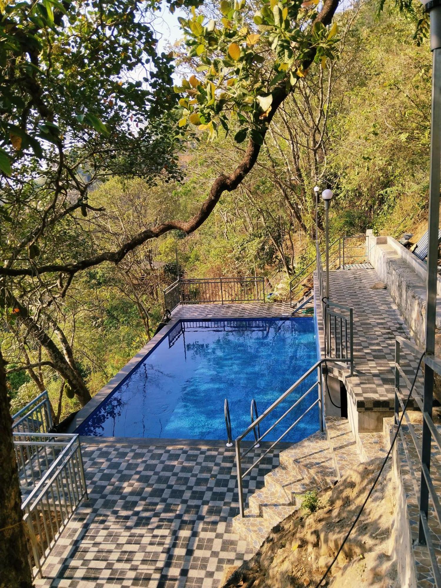 Sunset Valley Kerala Pool Resort - Serene Natural Forest Cottage Stay In Idukki With Sunrise & Sunset Panoramas, Natural Streams & Tranquil Summer Evenings Pīrmed Eksteriør bilde