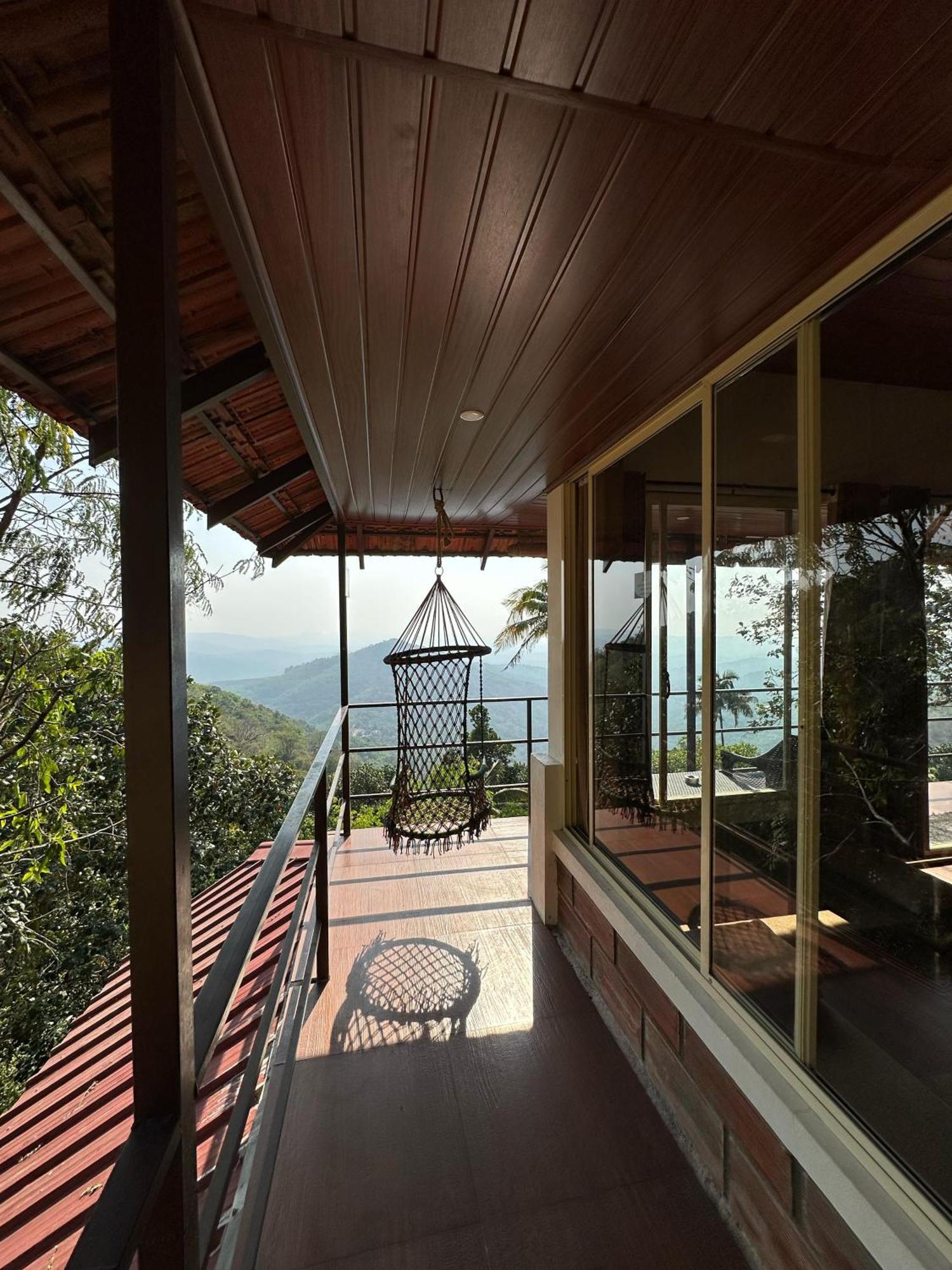 Sunset Valley Kerala Pool Resort - Serene Natural Forest Cottage Stay In Idukki With Sunrise & Sunset Panoramas, Natural Streams & Tranquil Summer Evenings Pīrmed Eksteriør bilde