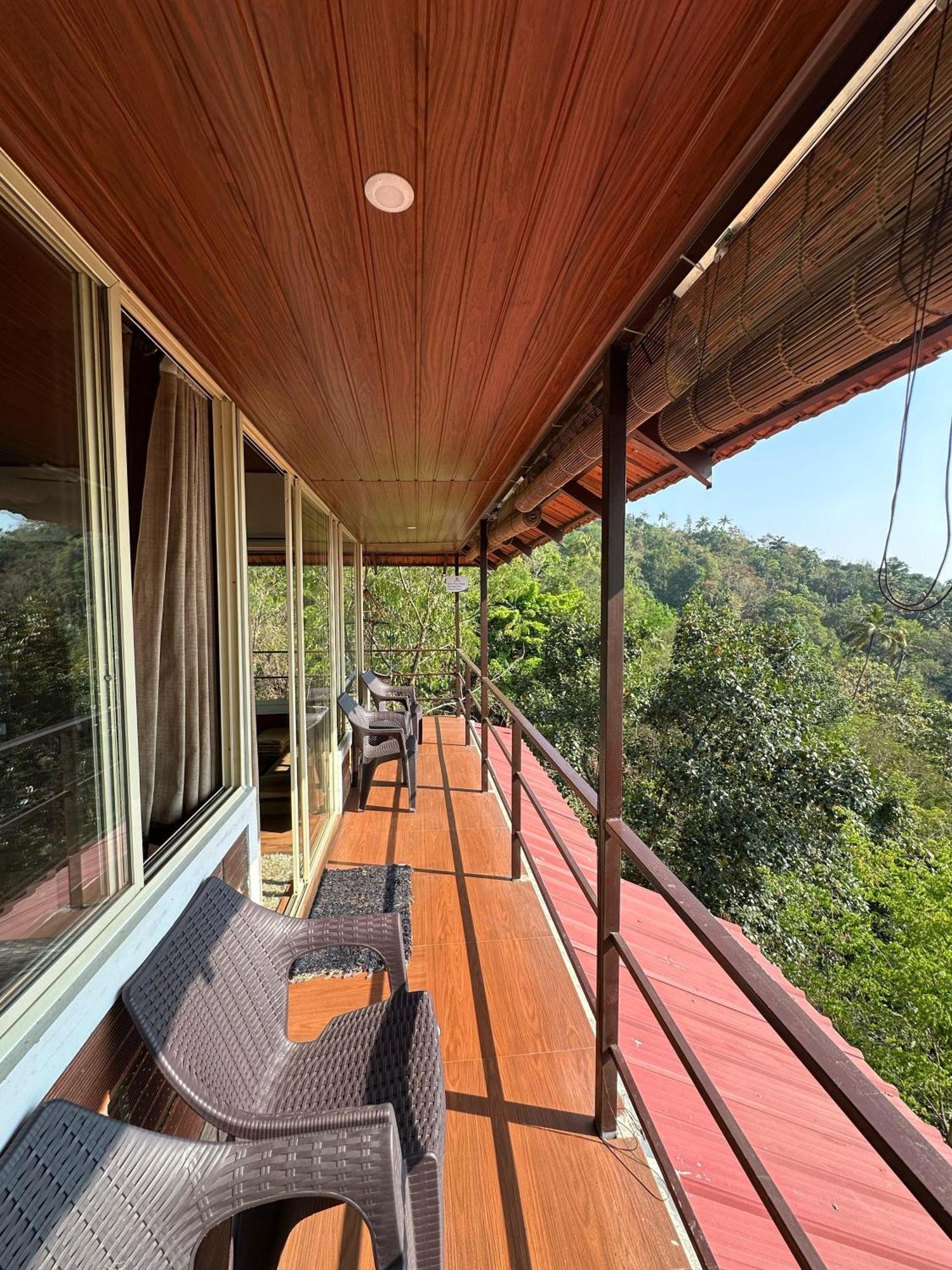 Sunset Valley Kerala Pool Resort - Serene Natural Forest Cottage Stay In Idukki With Sunrise & Sunset Panoramas, Natural Streams & Tranquil Summer Evenings Pīrmed Eksteriør bilde