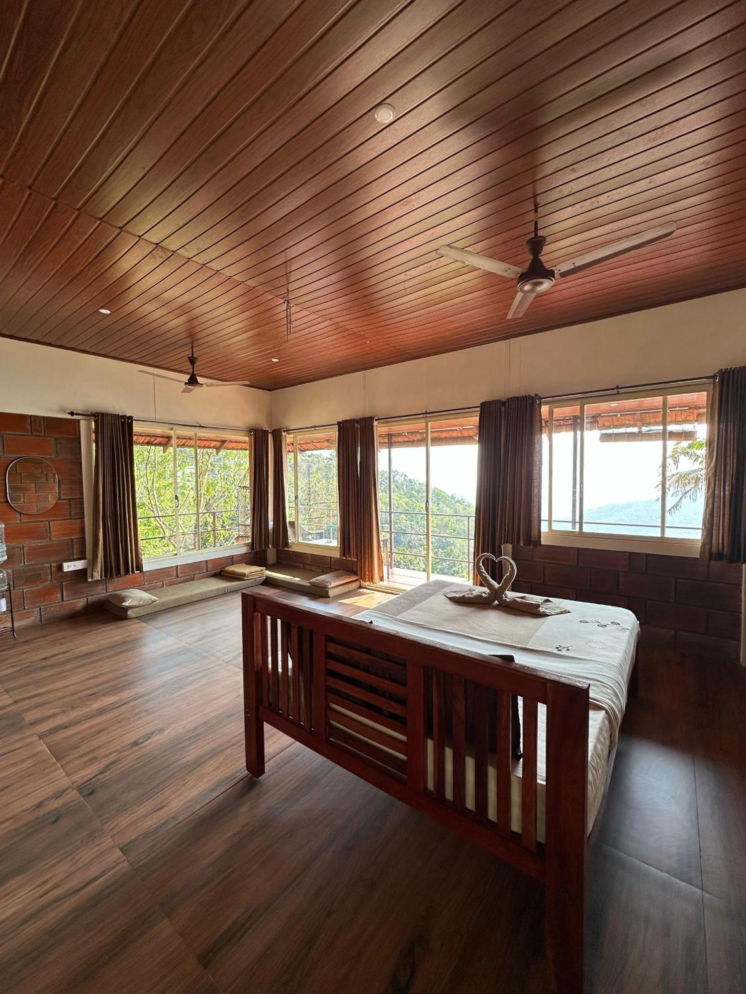Sunset Valley Kerala Pool Resort - Serene Natural Forest Cottage Stay In Idukki With Sunrise & Sunset Panoramas, Natural Streams & Tranquil Summer Evenings Pīrmed Eksteriør bilde